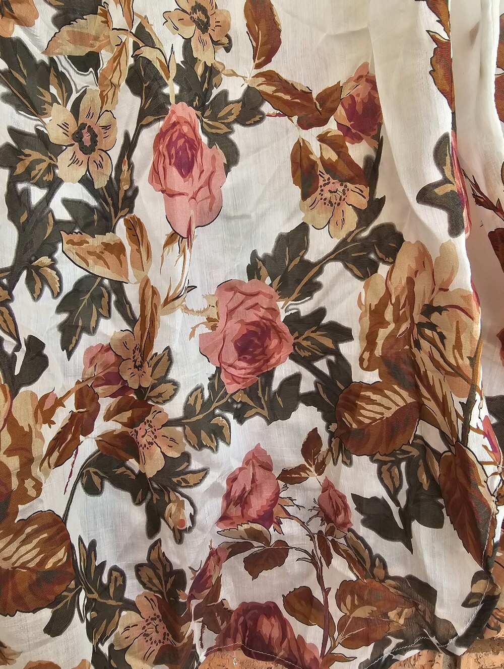 Bailey 44 High-Low Floral Button-Down Blouse—White with Pink Rose Print Size M - Picture 6 of 7